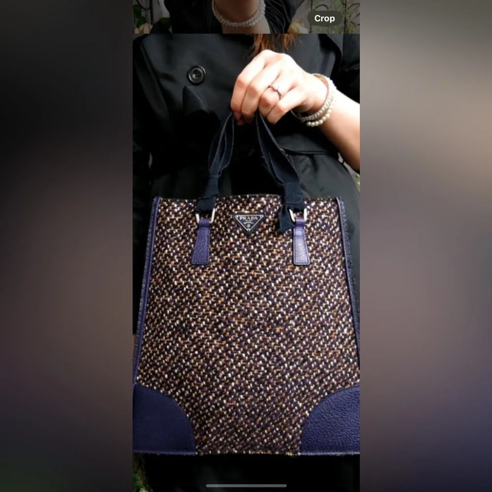 SOLD-SOLD Pre loved beautiful authentic PRADA handbag - Picture 6 of 10